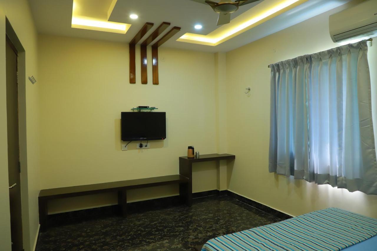 Lsr Hill View Residency Hotel Srikalahasti Exterior photo