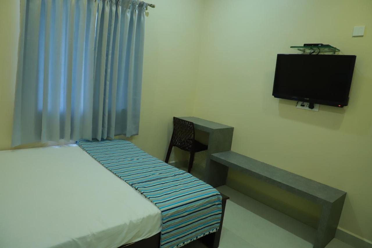 Lsr Hill View Residency Hotel Srikalahasti Exterior photo