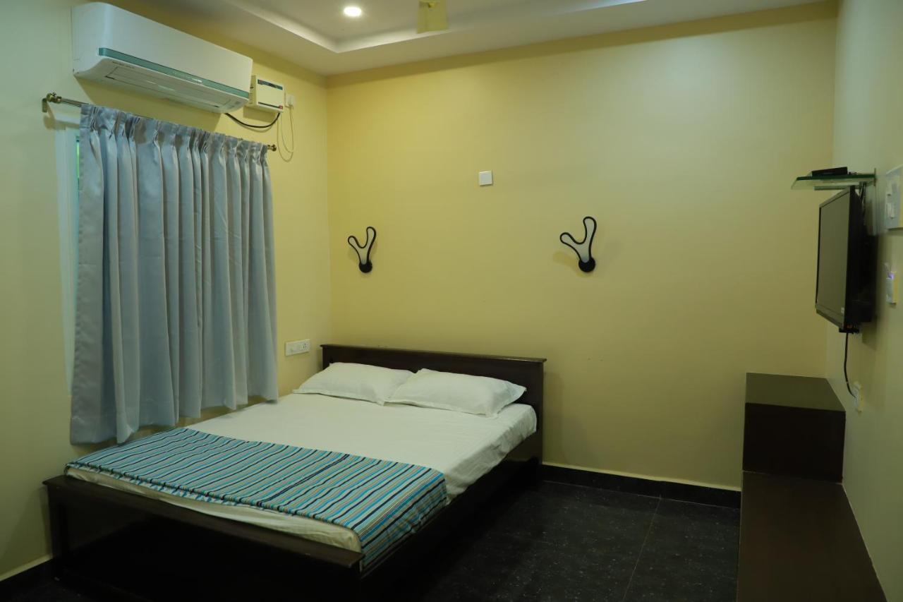 Lsr Hill View Residency Hotel Srikalahasti Exterior photo